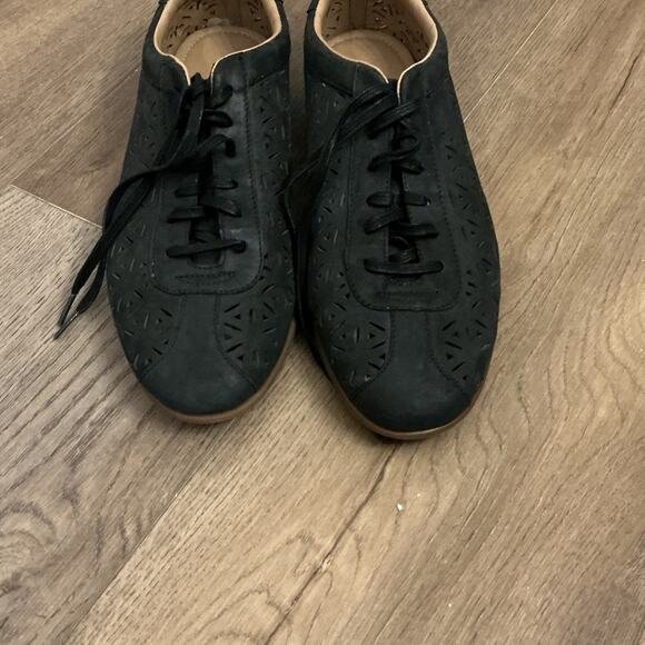 Ecco Black Casual Perforated Sneakers Shoes Size 41 EU/ 10.5 US Woman’s - Picture 4 of 9